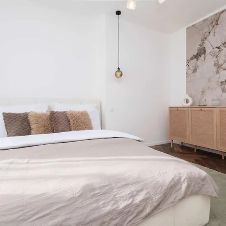 Amber Haven & Nordic Elegance Apartment *